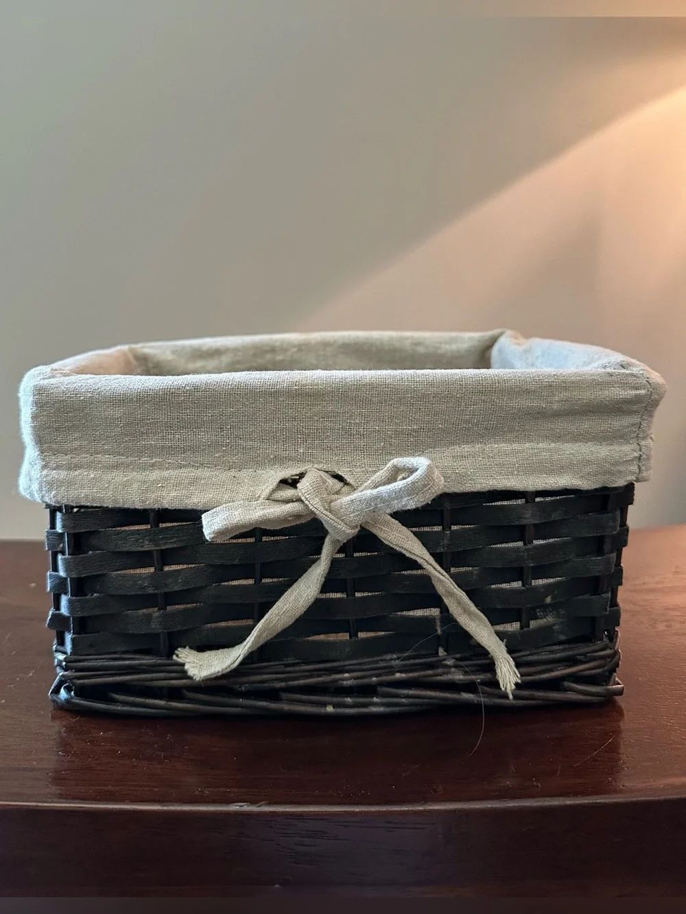Small wicker basket with lining